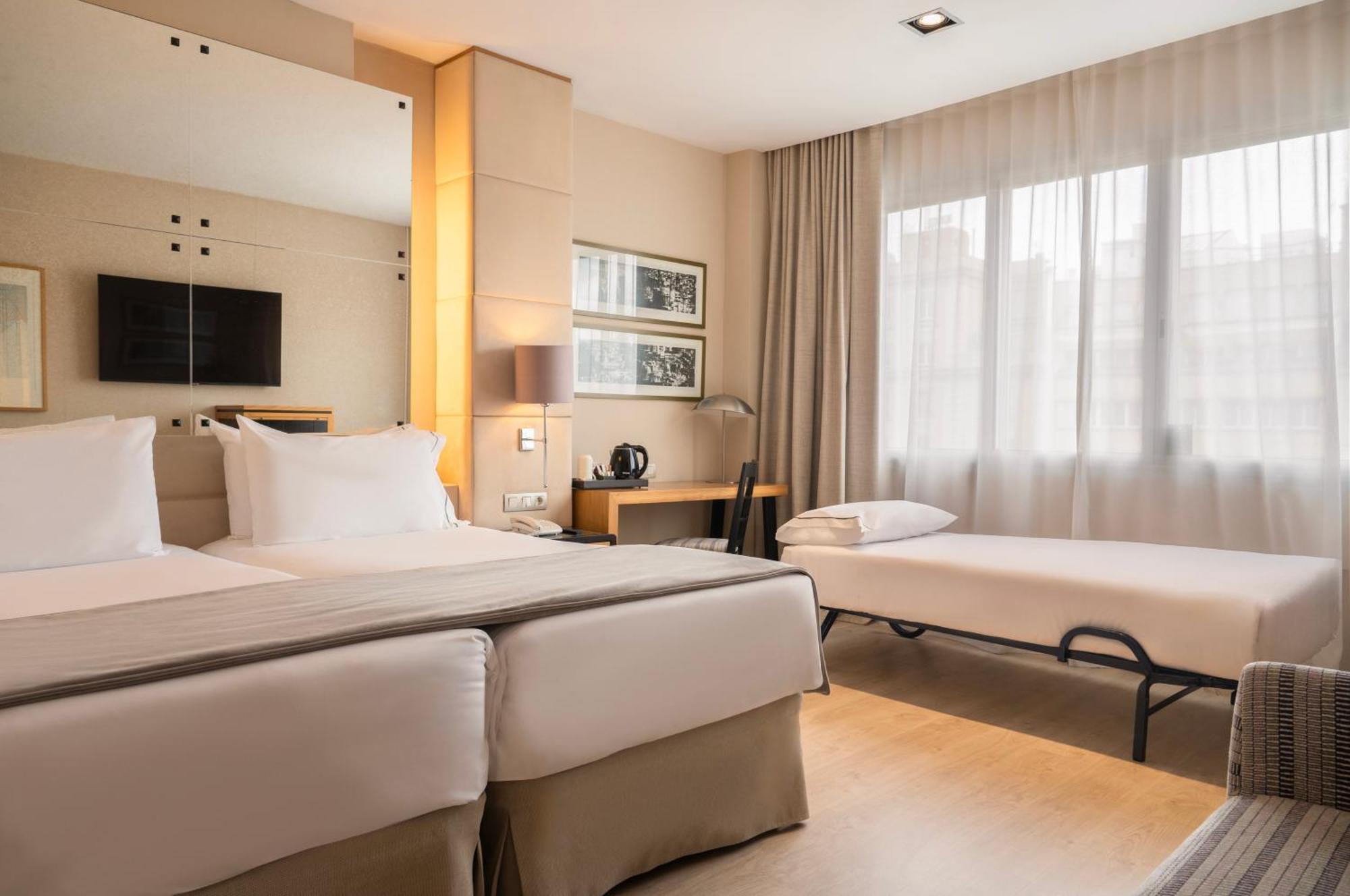 Hesperia Barcelona Presidente Hotel Exterior photo